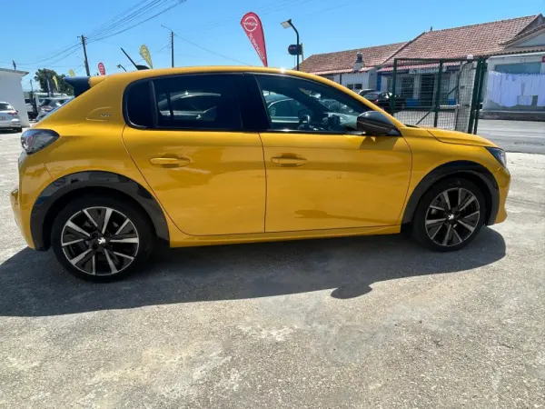 Peugeot 208 1.2 PureTech GT EAT8 6