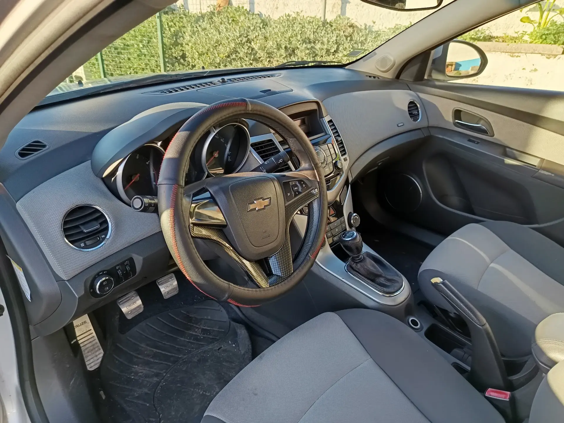 Chevrolet Cruze 1.6 LS 10