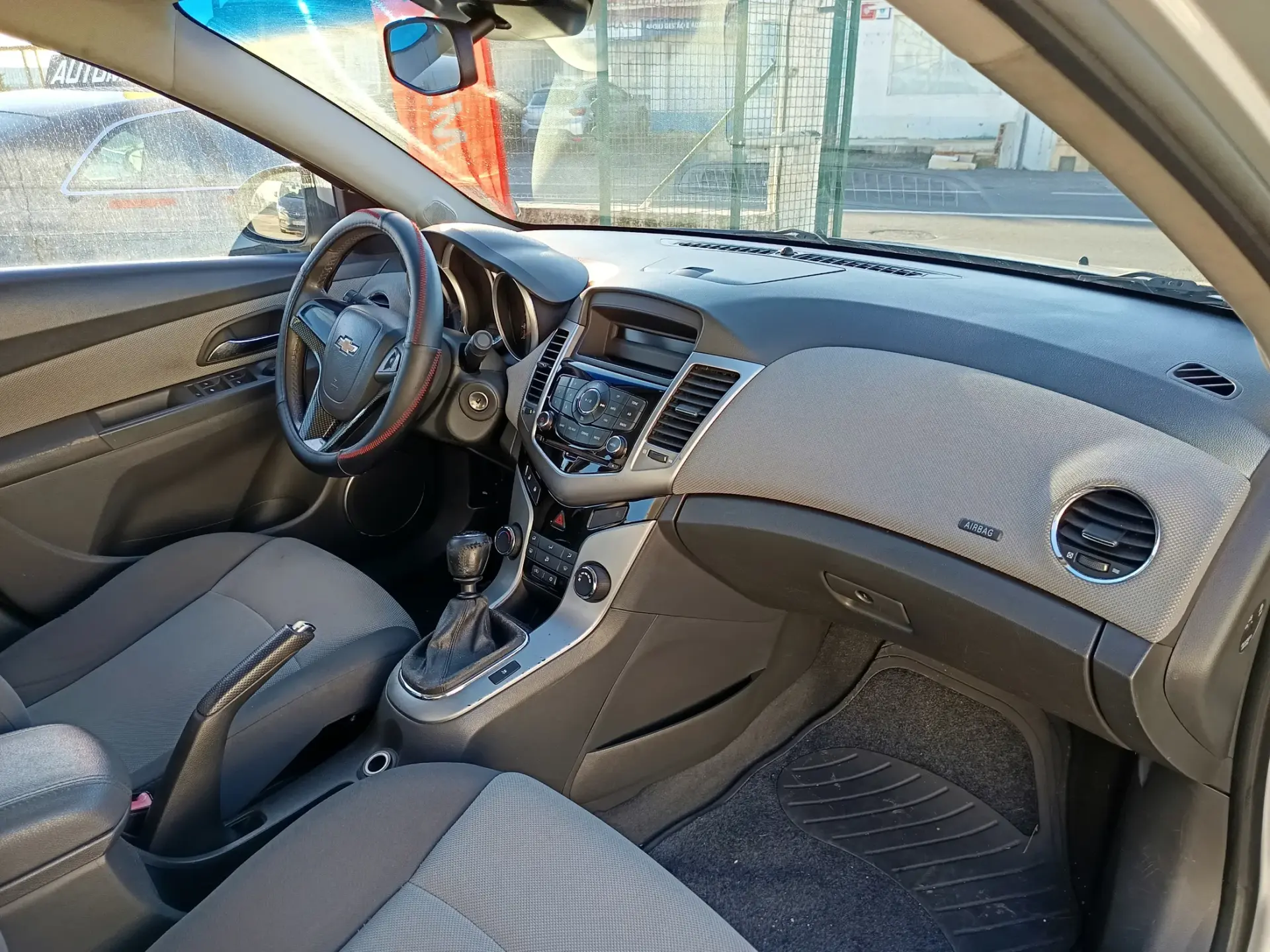 Chevrolet Cruze 1.6 LS 14