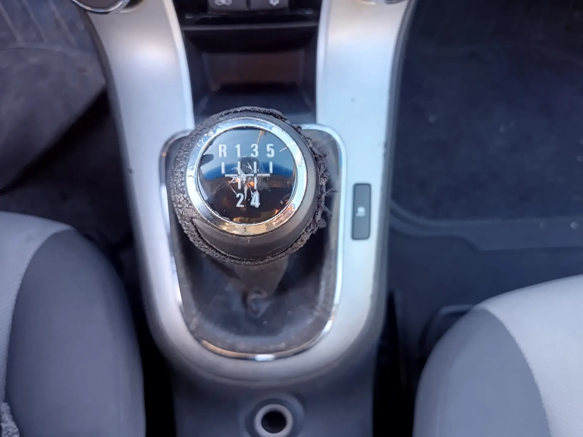 Chevrolet Cruze 1.6 LS 24