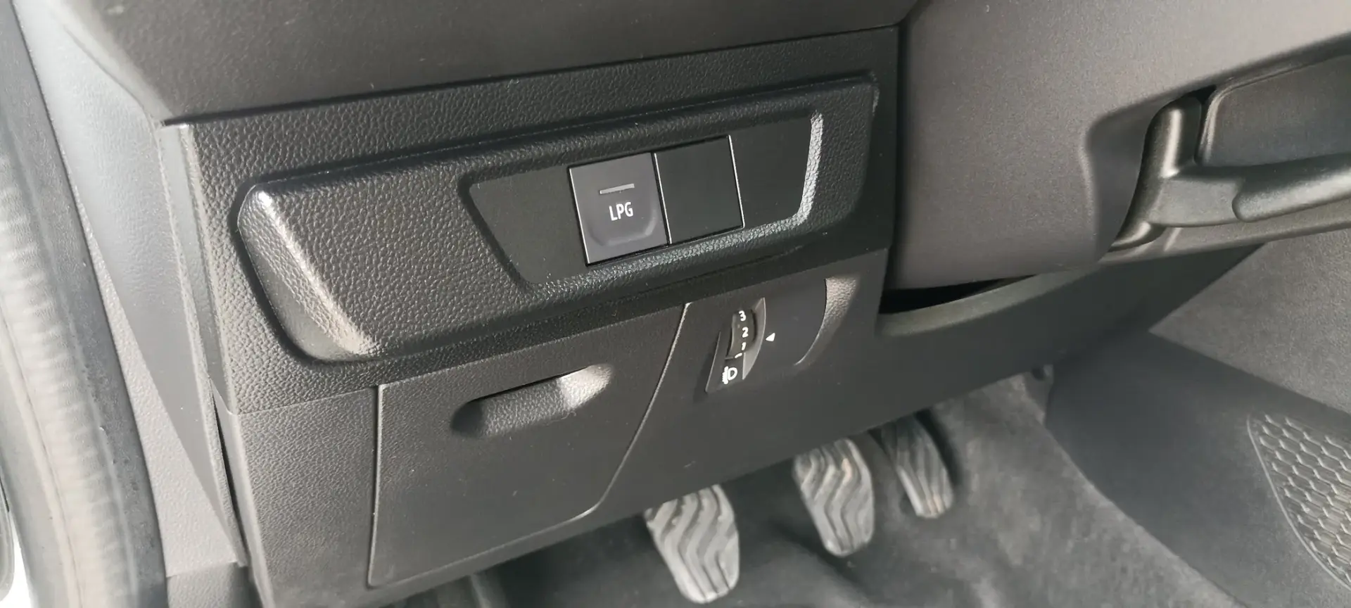 Dacia Jogger 1.0 ECO-G Expression Bi-Fuel 19