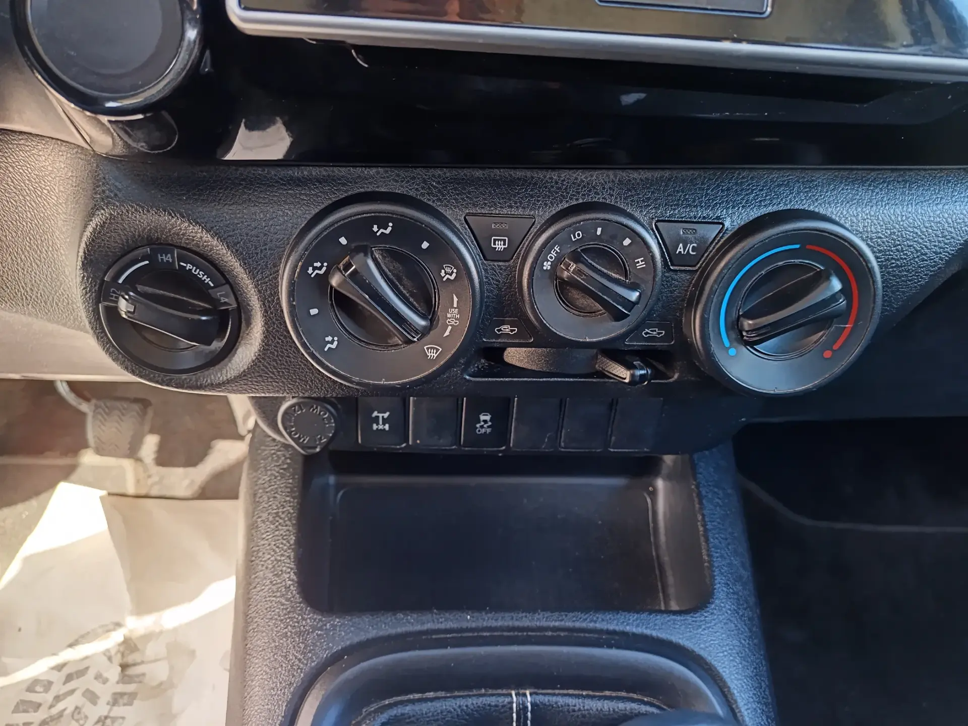 Toyota Hilux 2.4 D-4D 4WD Challenge 24