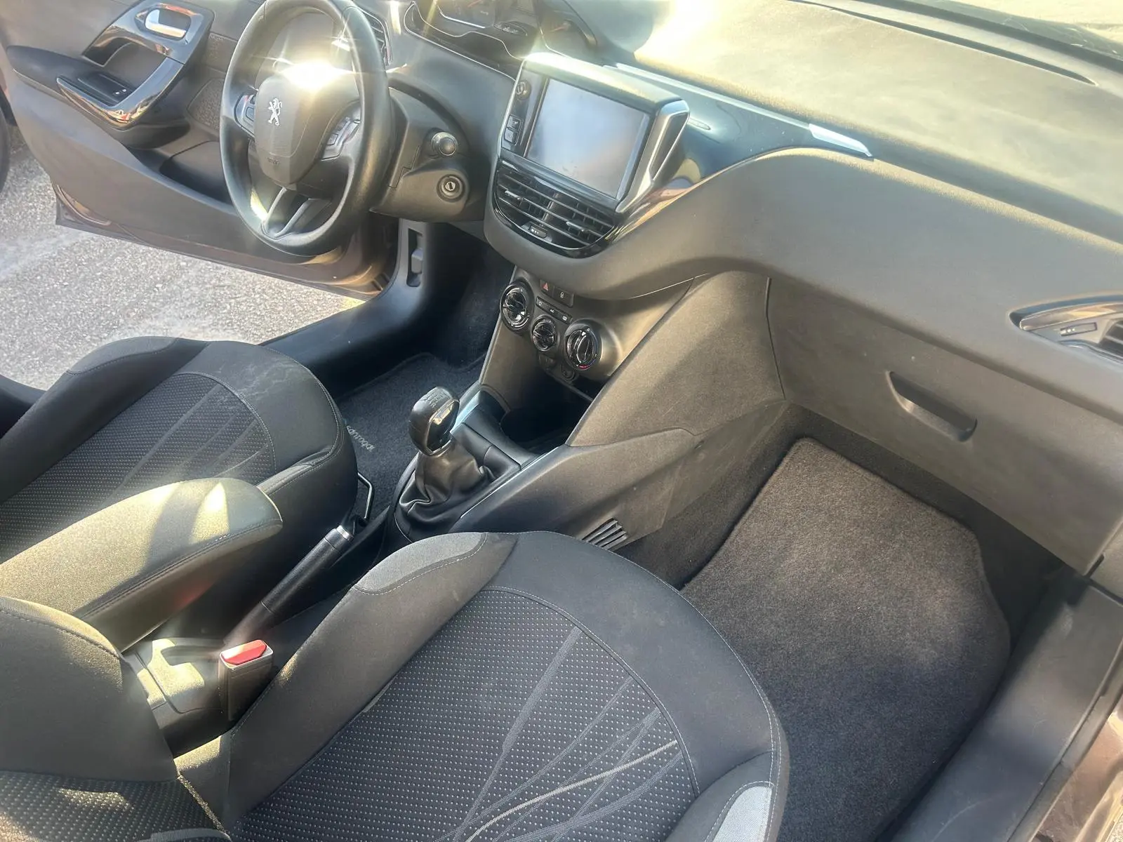 Peugeot 208 1.4 VTi Access 13
