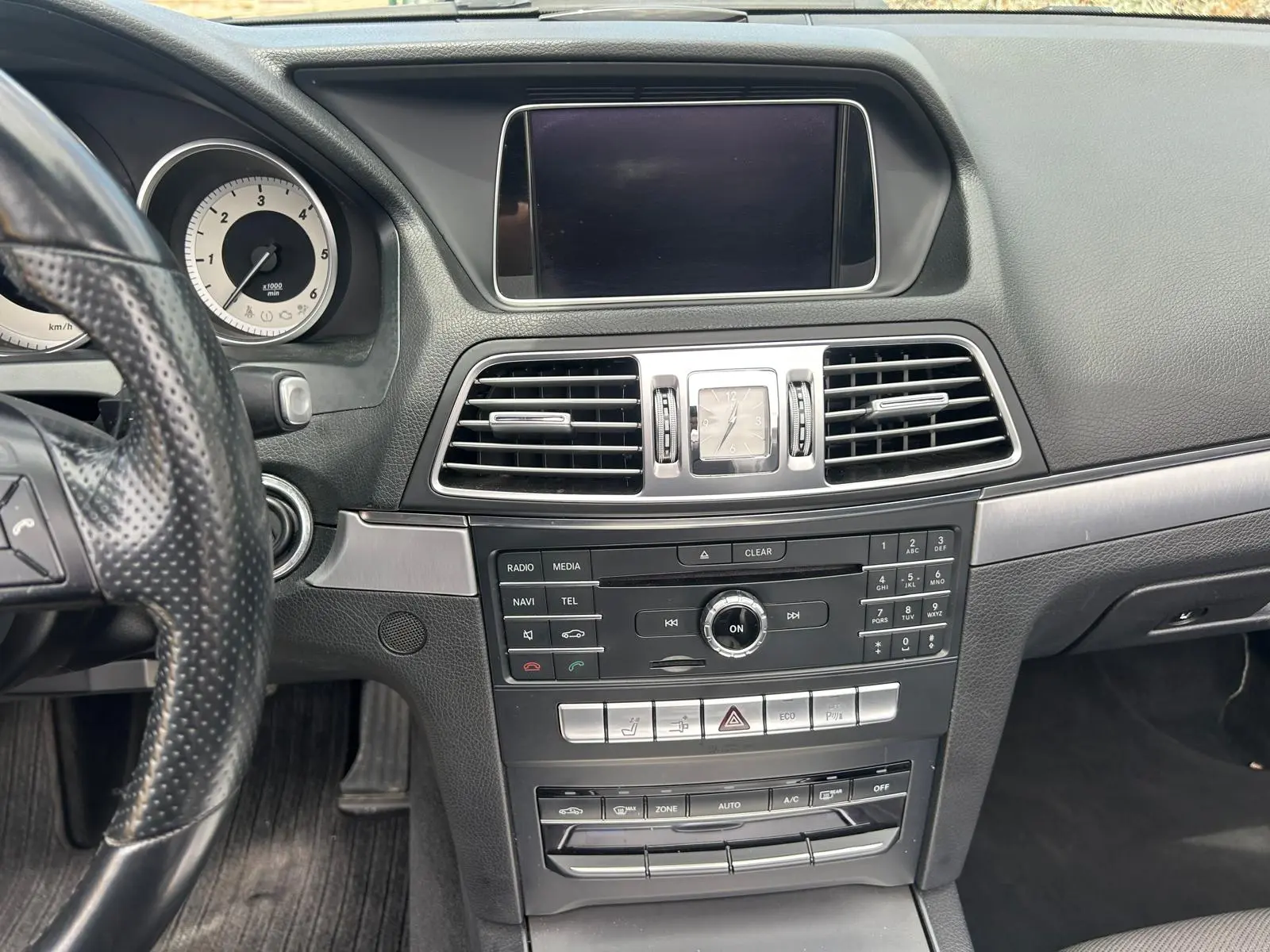 Mercedes-Benz E 220 BlueTEC Auto 23