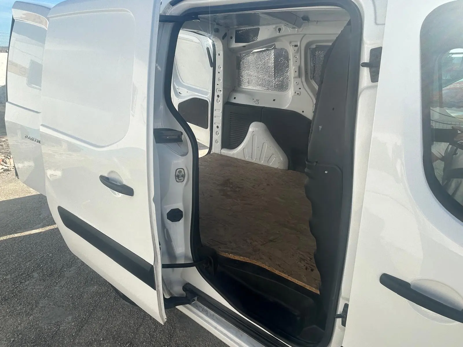 Peugeot Partner 1.6 BlueHDi 100 10