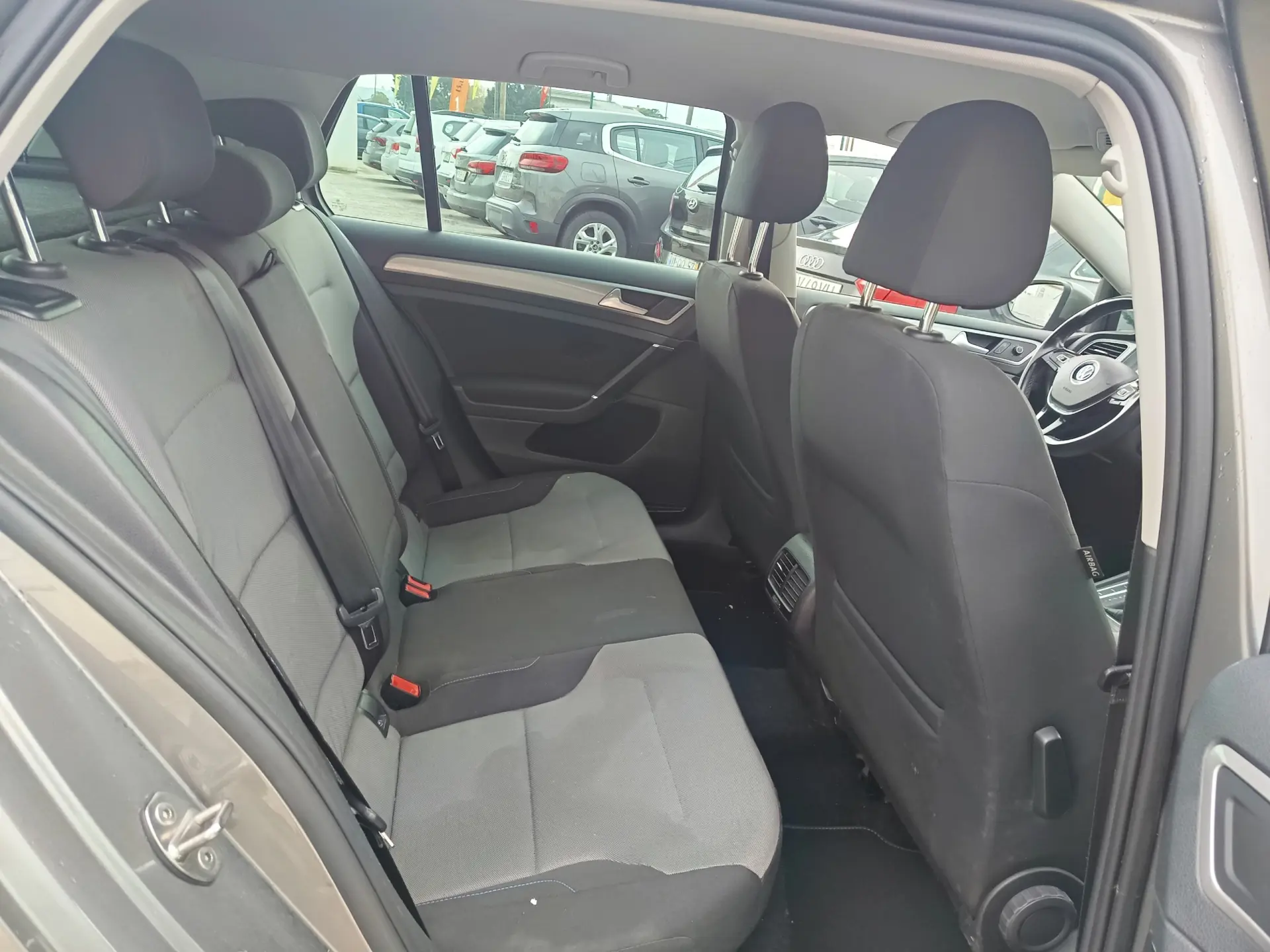 Volkswagen e-Golf AC/DC 13