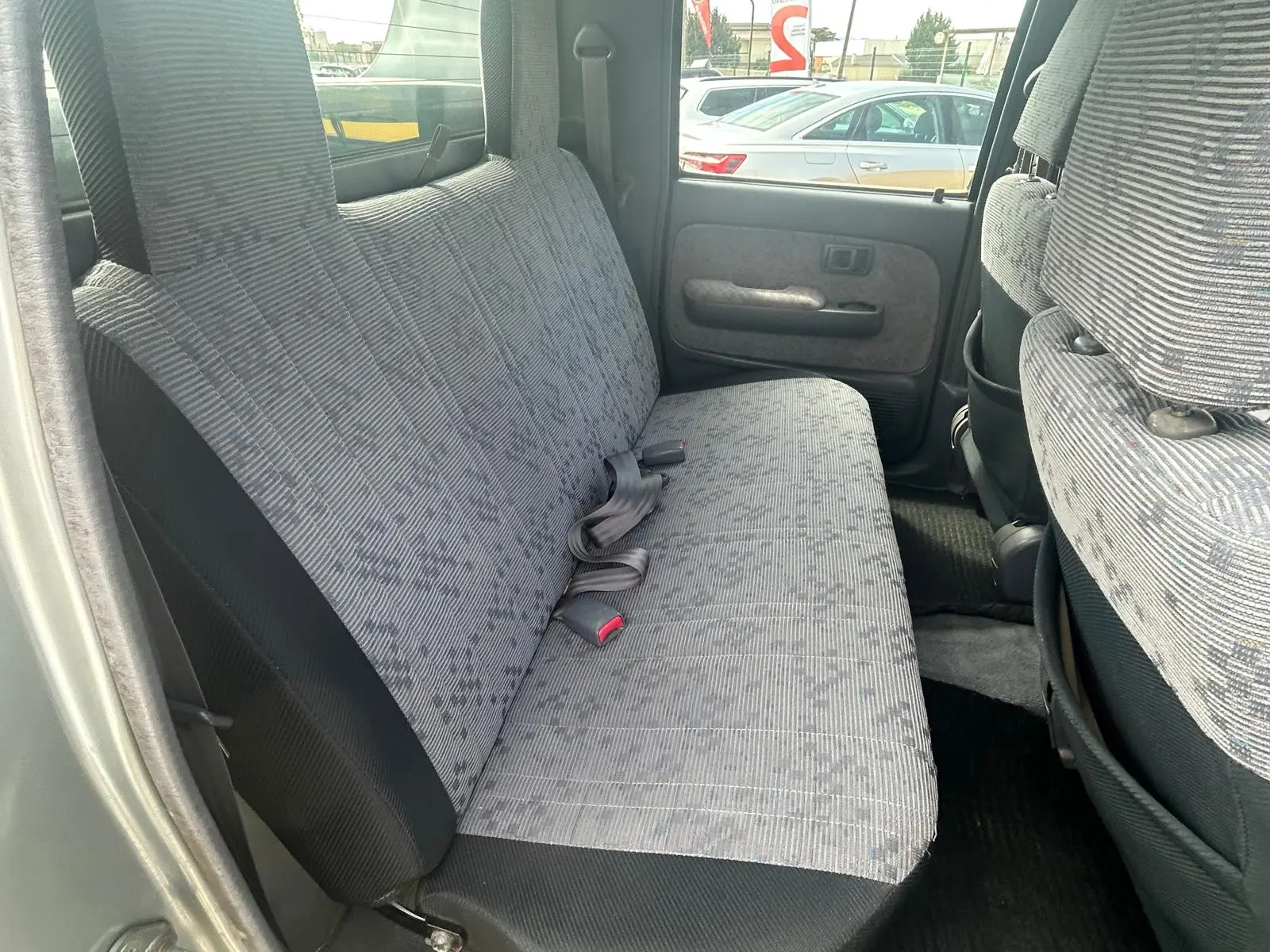 Toyota Hilux 2.5 D4-D Tracker 12