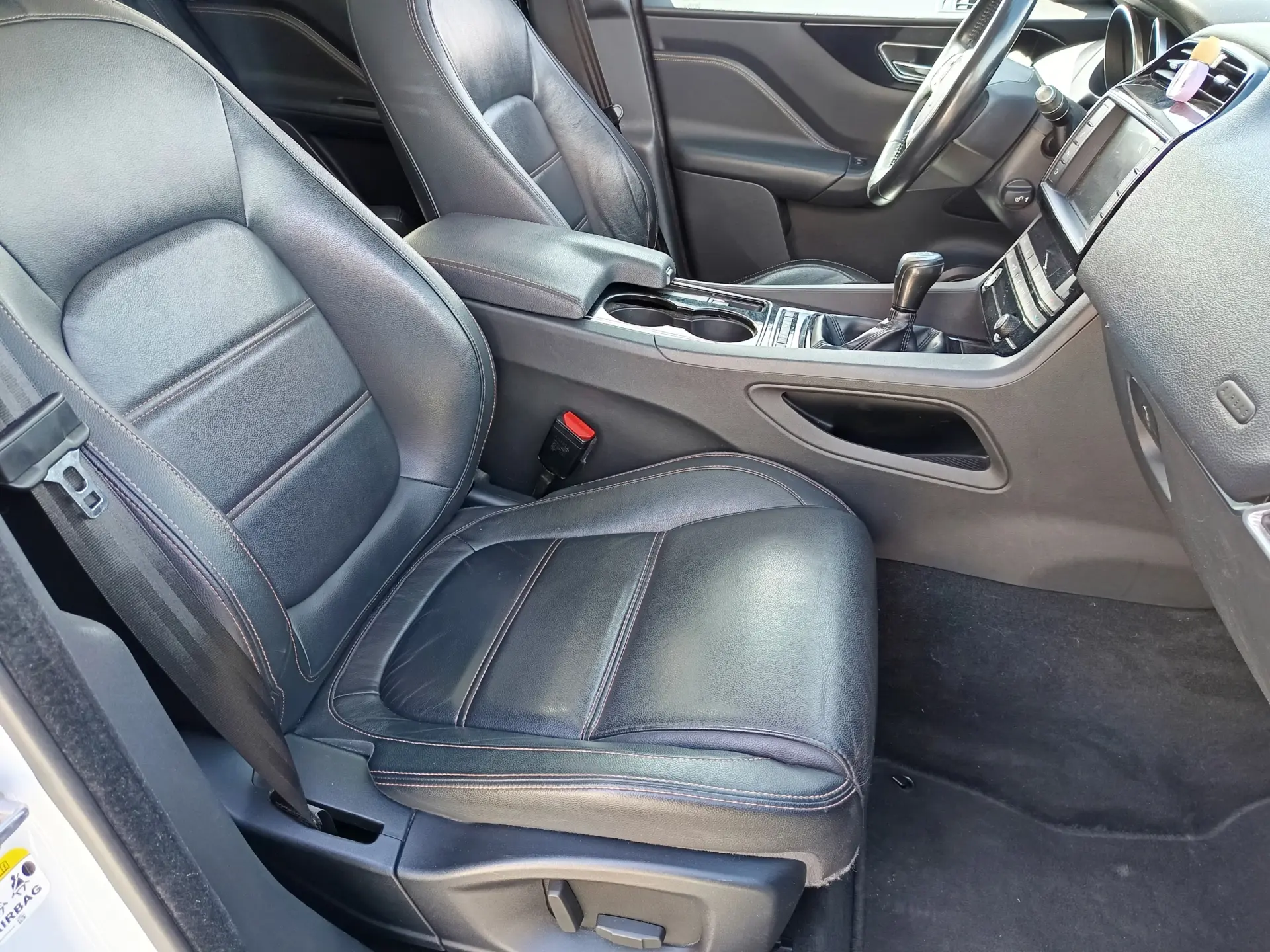 Jaguar F-Pace 2.0 i4D Prestige AWD 15