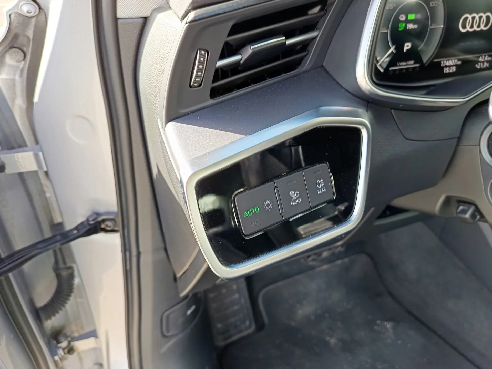 Audi A6 50 TFSI e quattro S tronic design 22