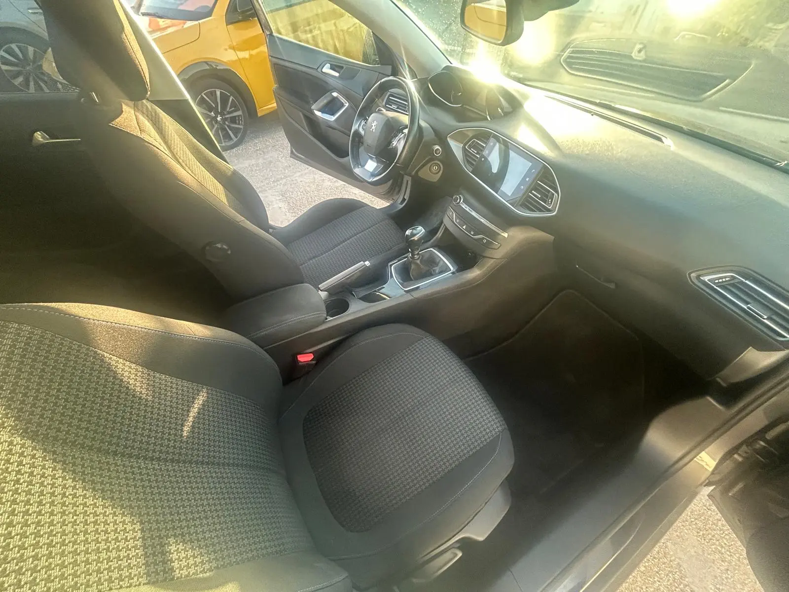 Peugeot 308 SW 1.5 BlueHDi Active 13