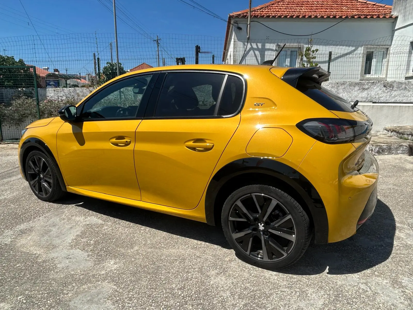 Peugeot 208 1.2 PureTech GT EAT8 3