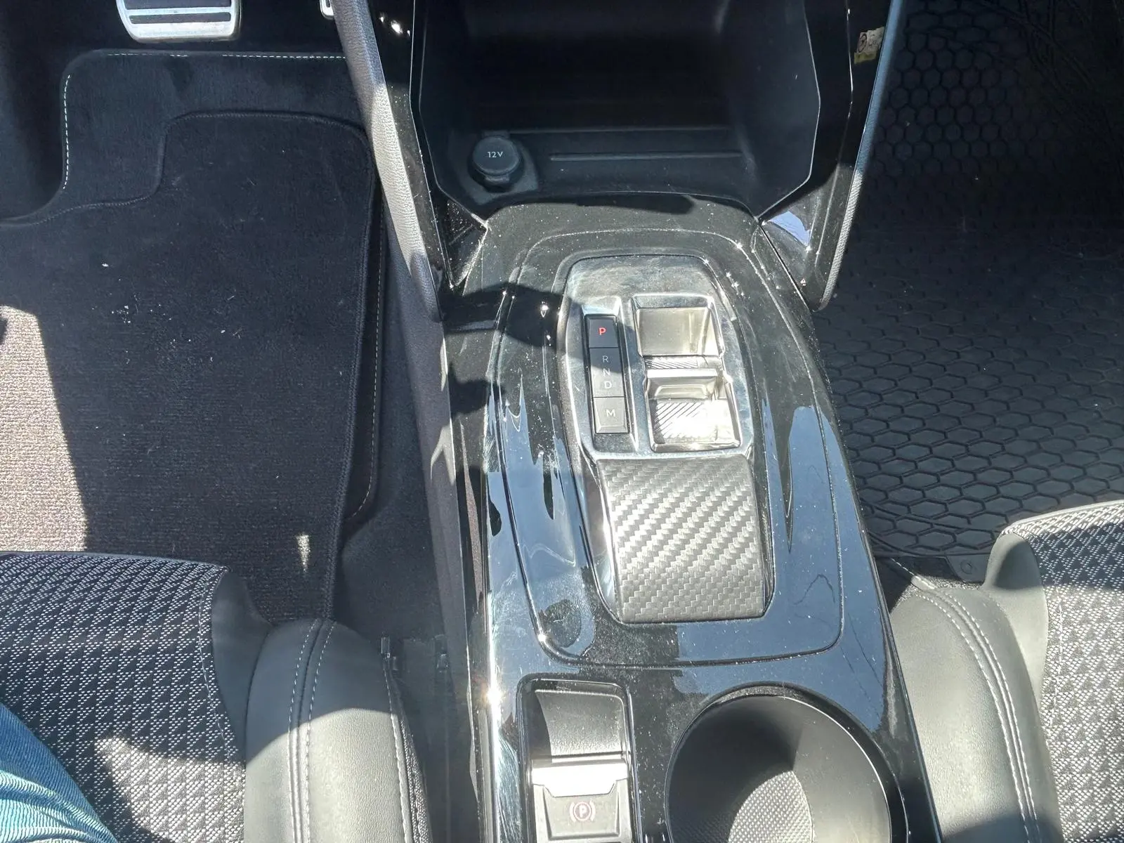 Peugeot 208 1.2 PureTech GT EAT8 19
