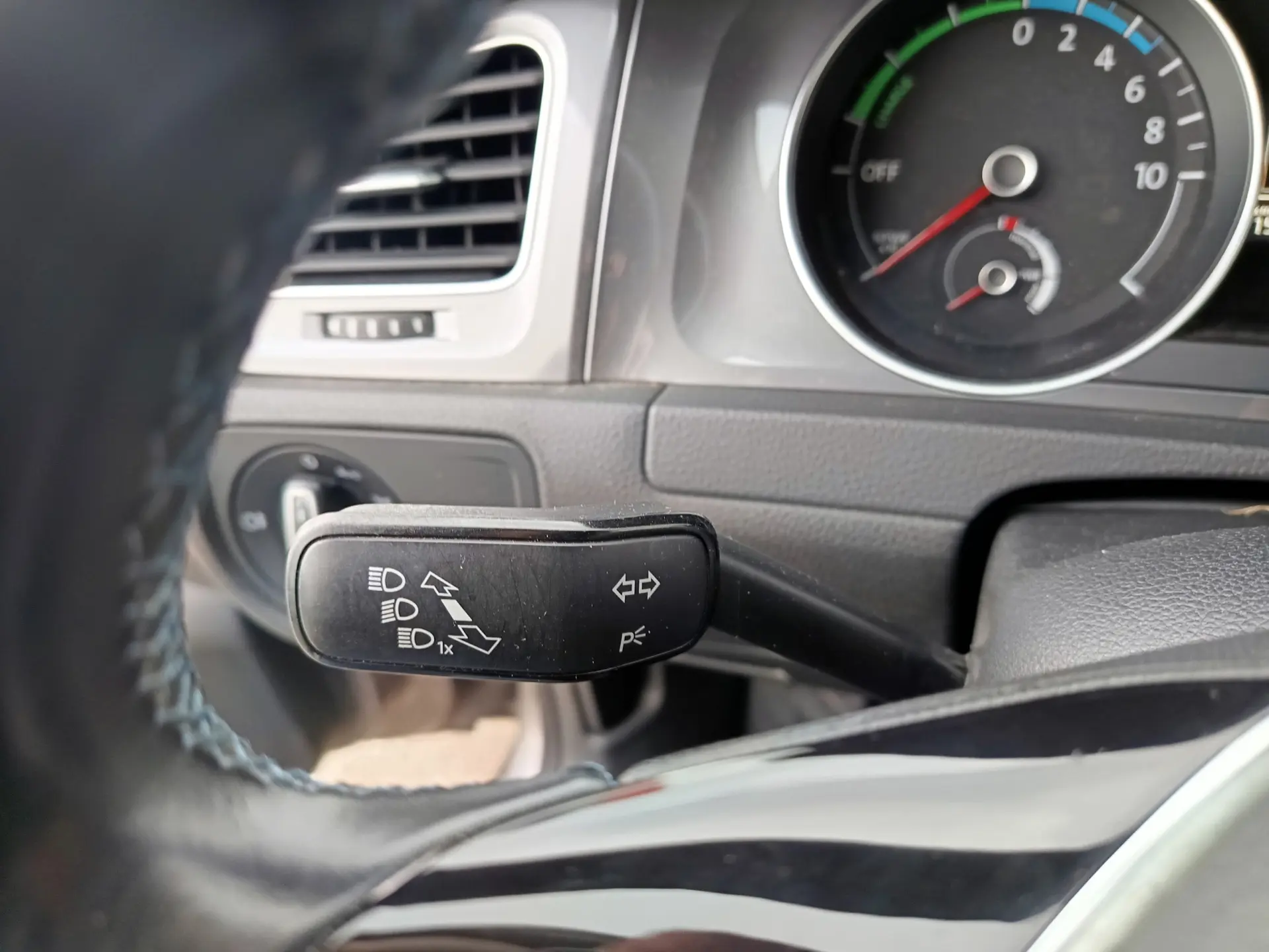 Volkswagen e-Golf AC/DC 19