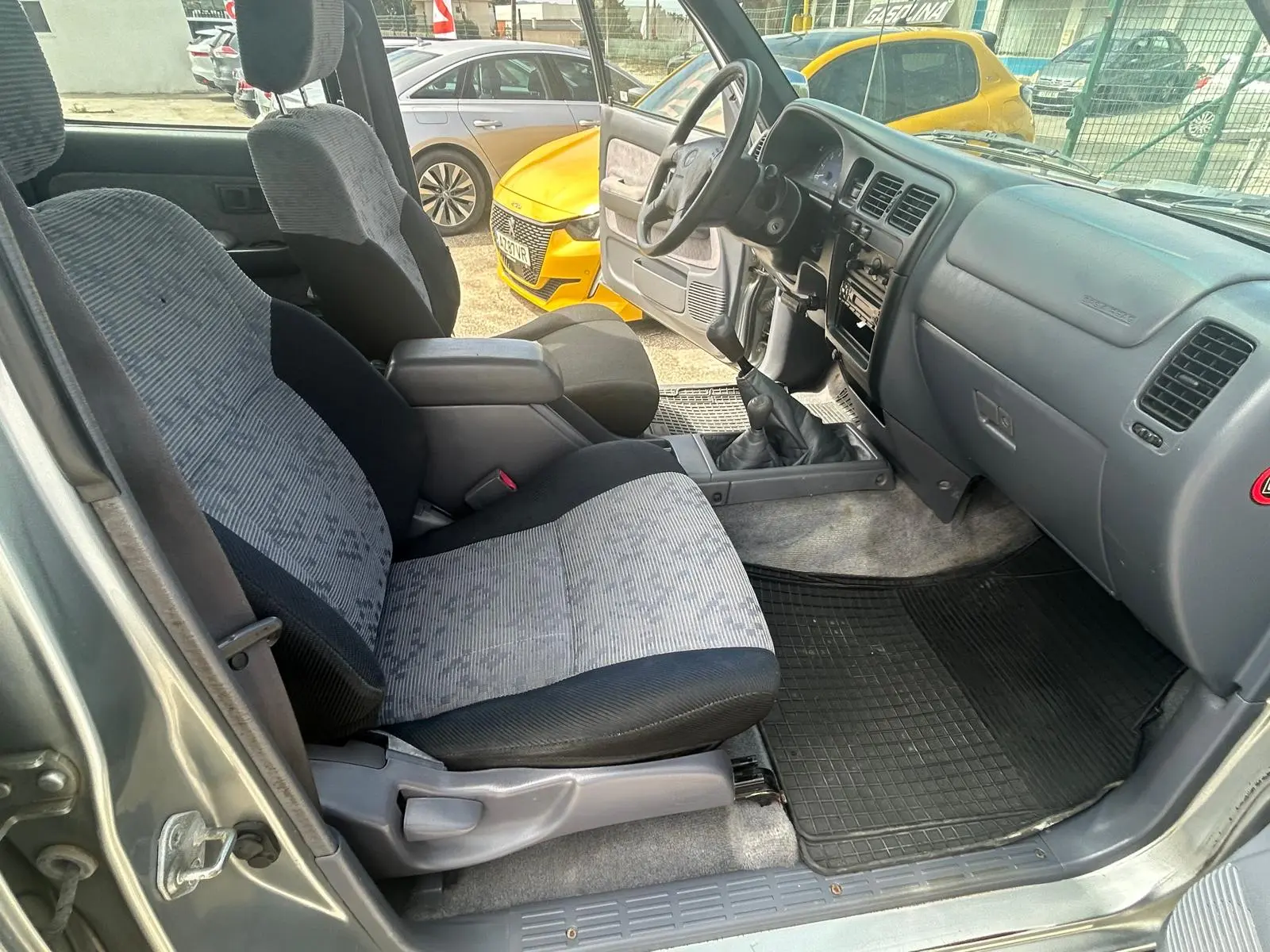 Toyota Hilux 2.5 D4-D Tracker 13