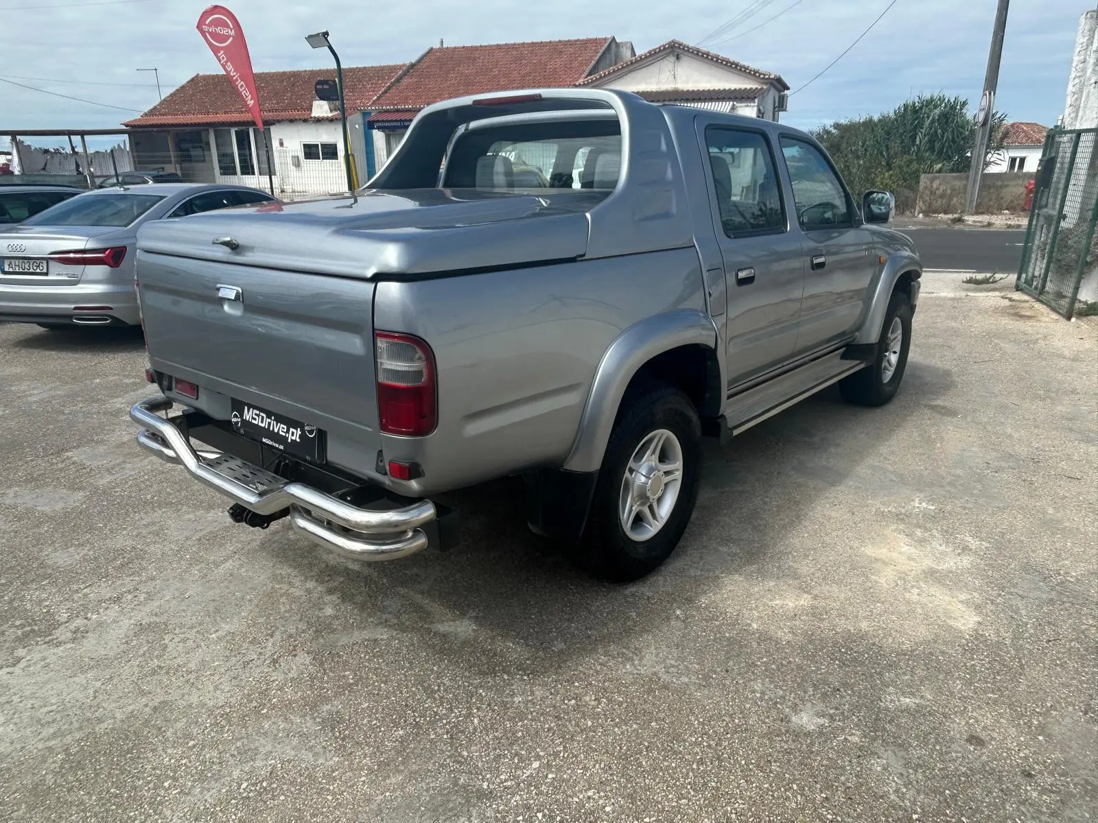 Toyota Hilux 2.5 D4-D Tracker 6