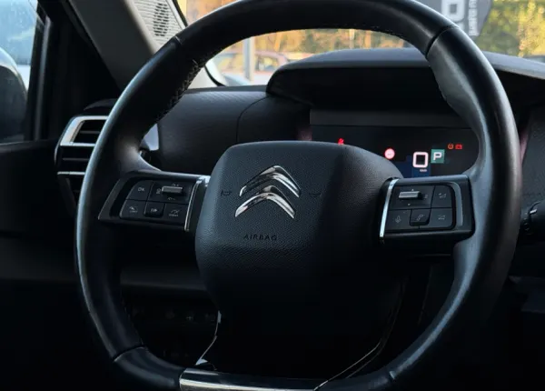 Citroën e-C4 Shine 3