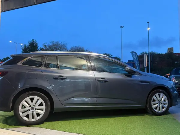 Renault Mégane Sport Tourer 1.6 E-Tech Plug-In Limited 4