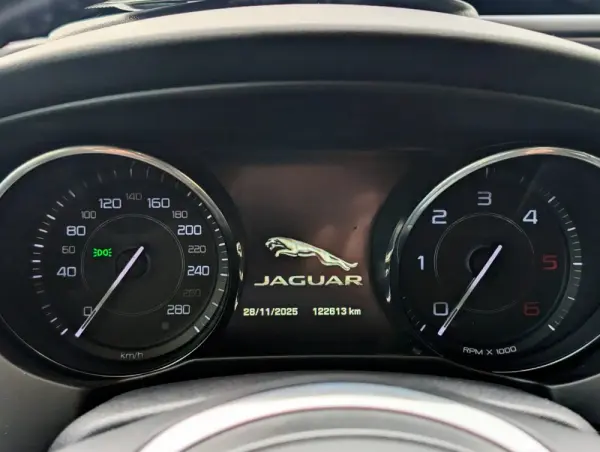 Jaguar XE 20d Aut. R-Sport 11