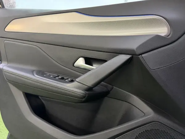 Peugeot 408 Plug-In Hybrid 225 e-EAT8 GT Exclusive 31