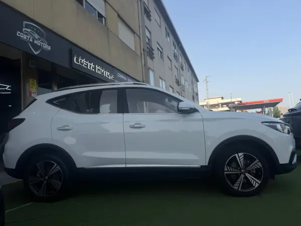 MG ZS EV 44.5 kWh Luxury 6