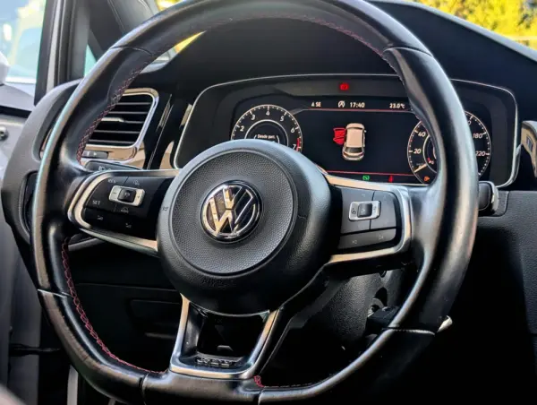 Volkswagen Golf 2.0 TSI GTI DSG Performance 14