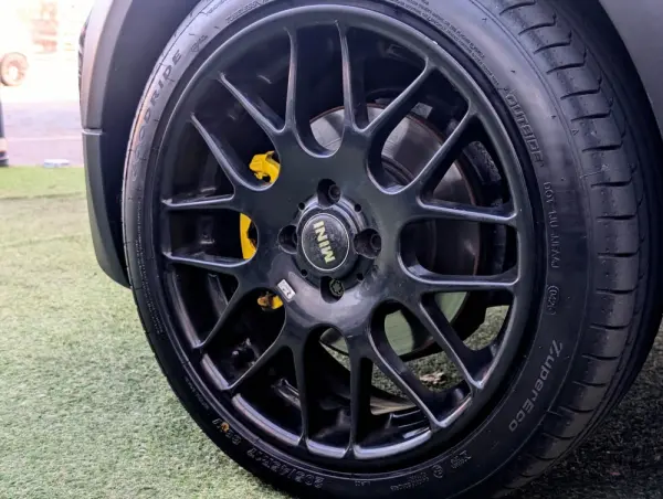 MINI 3 Portas Cooper SD 9