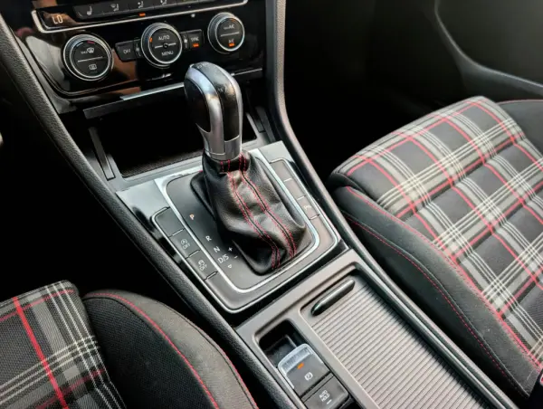 Volkswagen Golf 2.0 TSI GTI DSG Performance 16