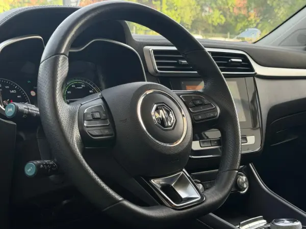 MG ZS EV 44.5 kWh Luxury 14