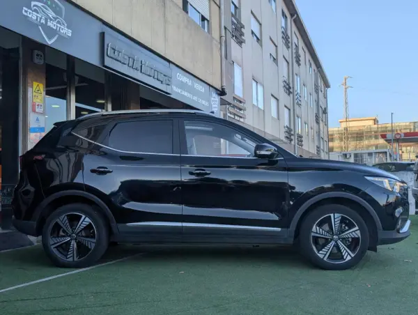 MG ZS EV 44.5 kWh Luxury 4