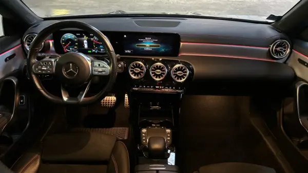 Mercedes-Benz CLA 250 e Shooting Brake AMG Line 4