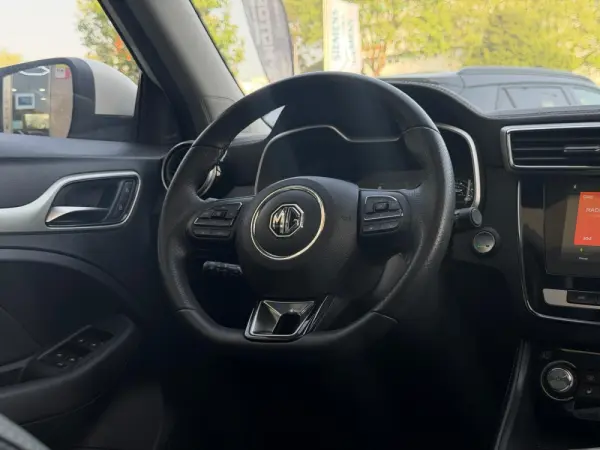 MG ZS EV 44.5 kWh Luxury 16