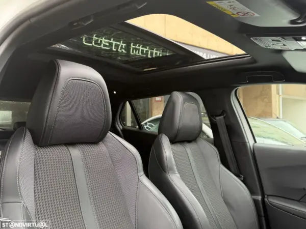 Peugeot e-2008 50 kWh GT Pack 6