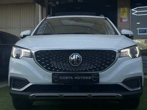 MG ZS EV 44.5 kWh Luxury 2