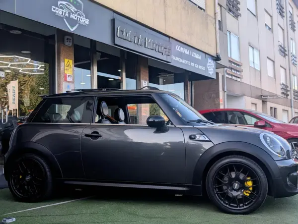 MINI 3 Portas Cooper SD 2