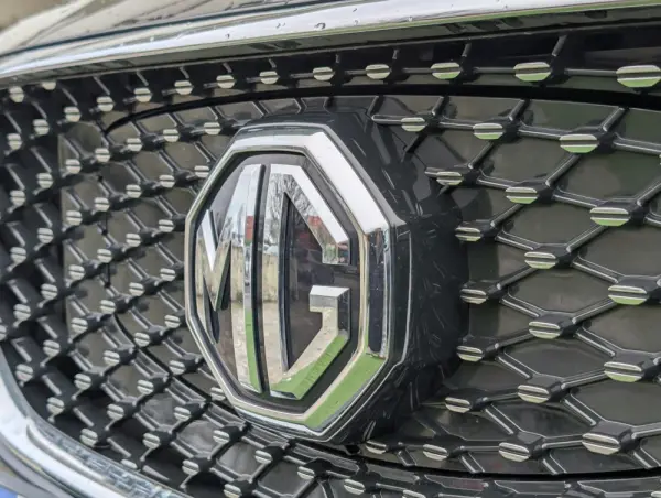 MG ZS EV 44.5 kWh Luxury 8