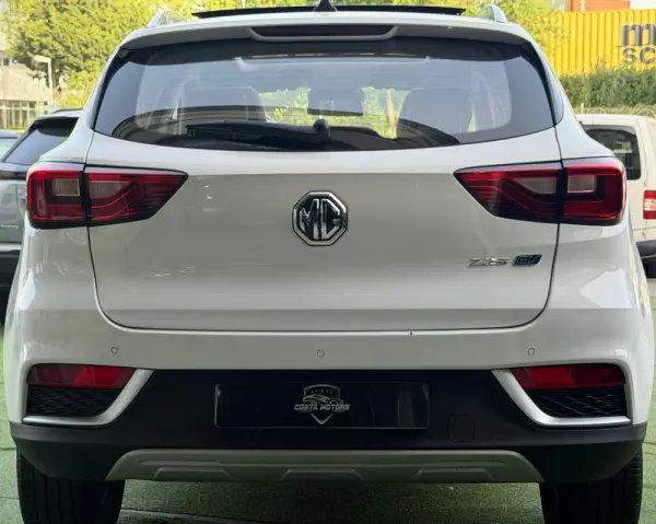 MG ZS EV 44.5 kWh Luxury 4