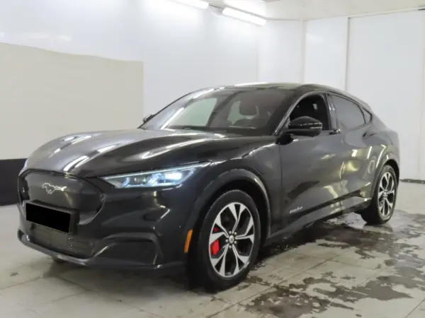 Ford Mustang Mach-E 75.7 kWh Premium AWD 3