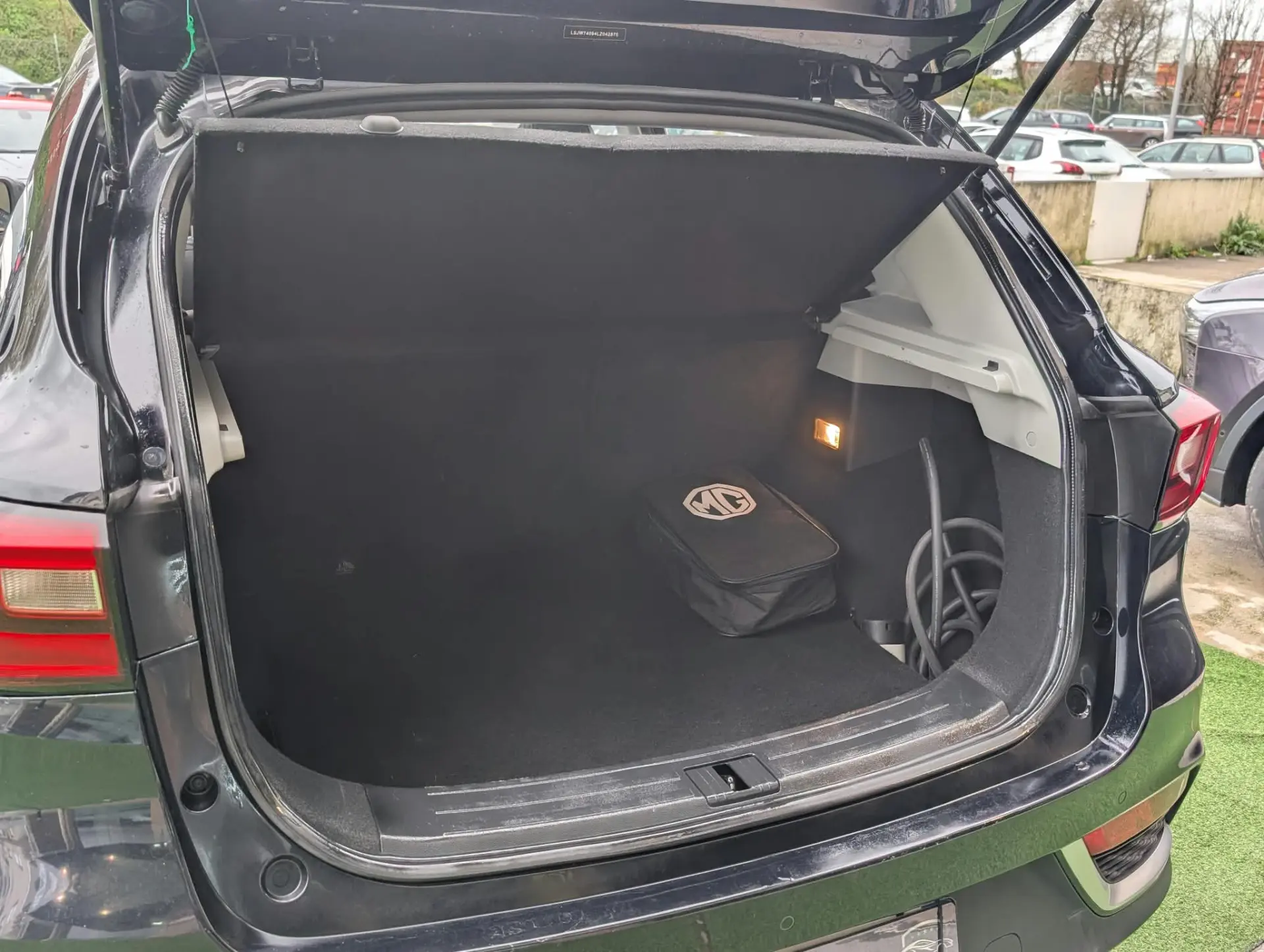 MG ZS EV 44.5 kWh Luxury 9