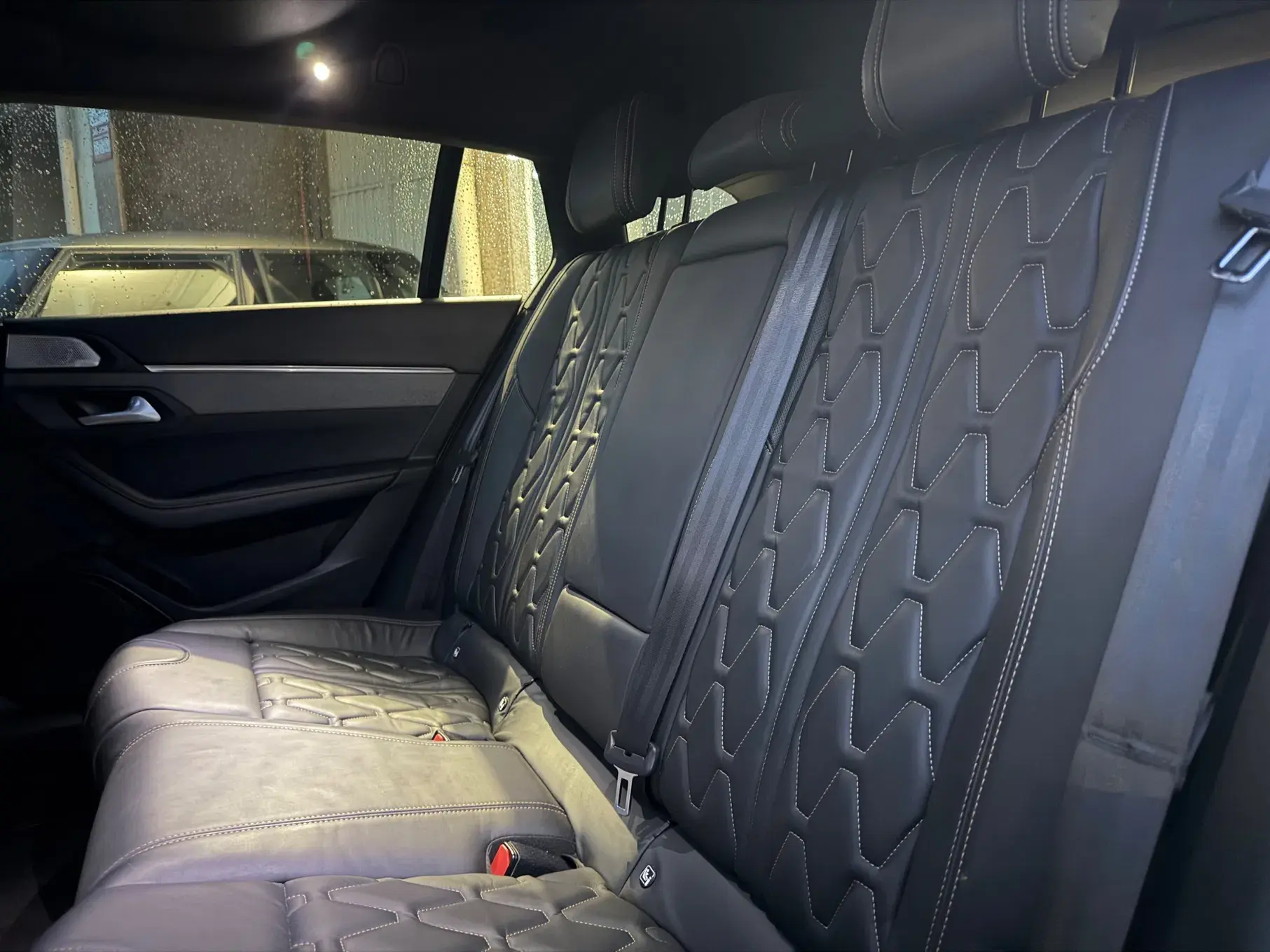 Peugeot 508 SW Plug-In Hybrid 225 e-EAT8 GT Pack 17