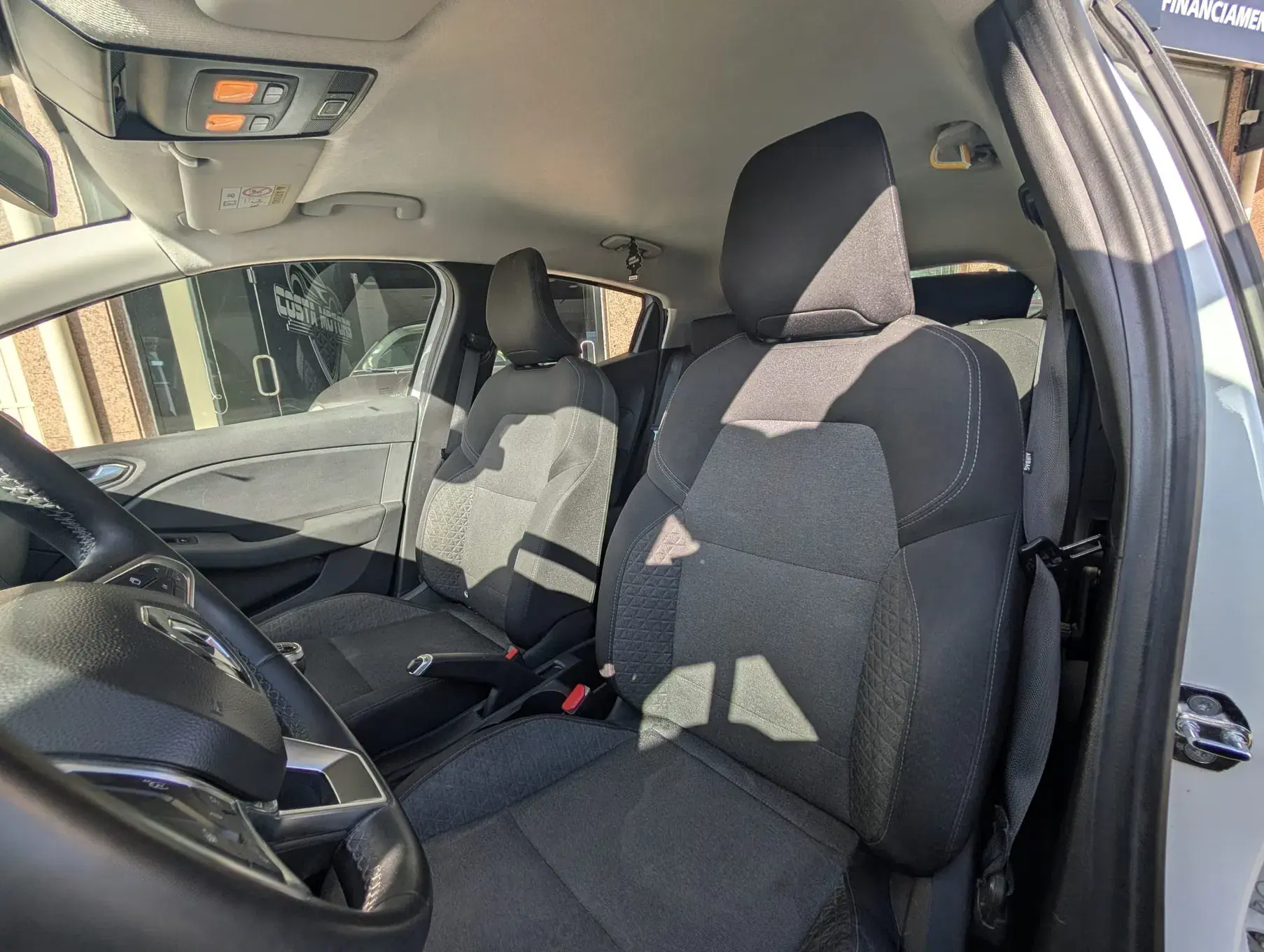 Renault Clio 1.0 TCe Zen Bi-Fuel 12