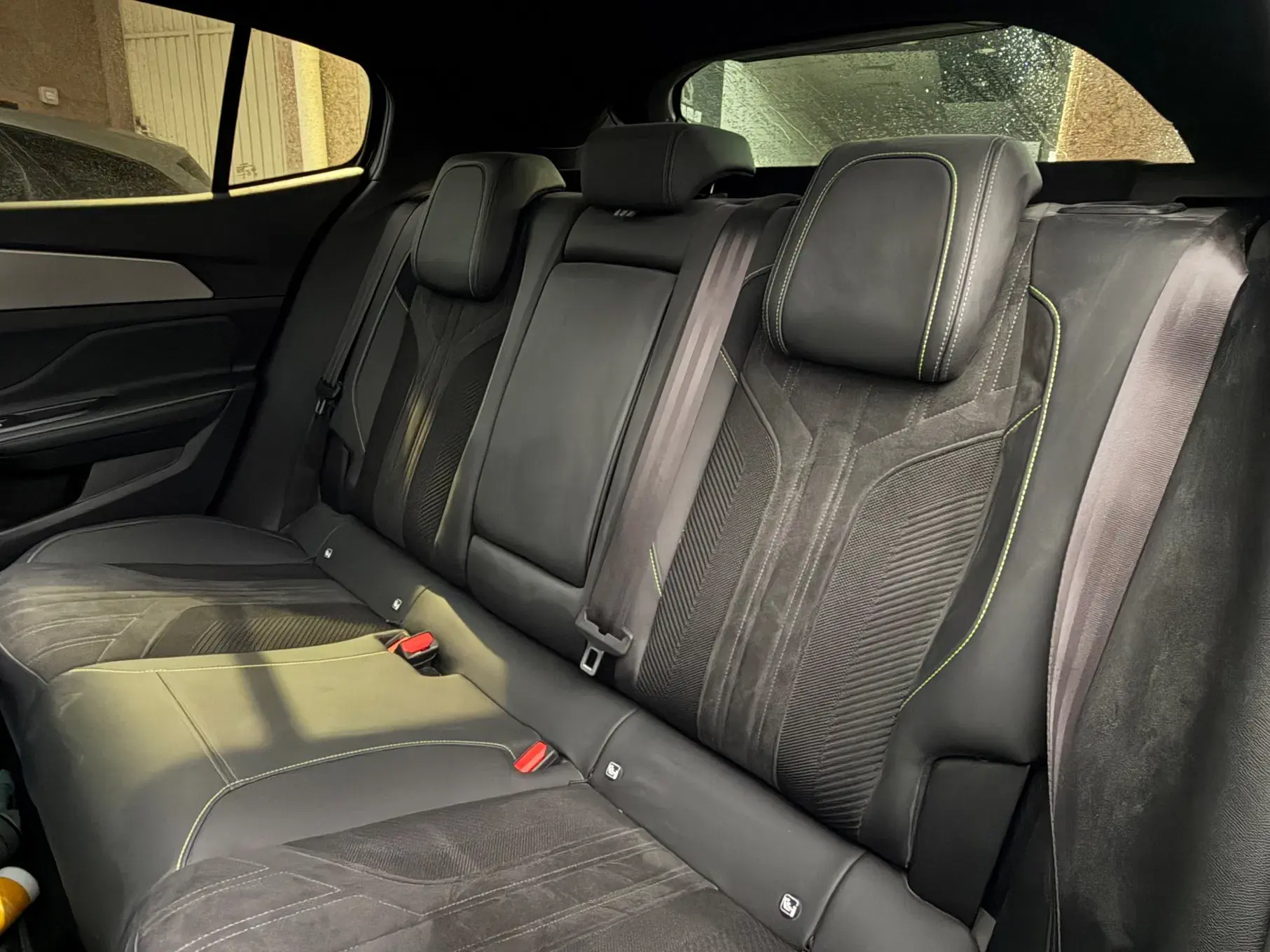 Peugeot 408 Plug-In Hybrid 225 e-EAT8 GT Exclusive 12