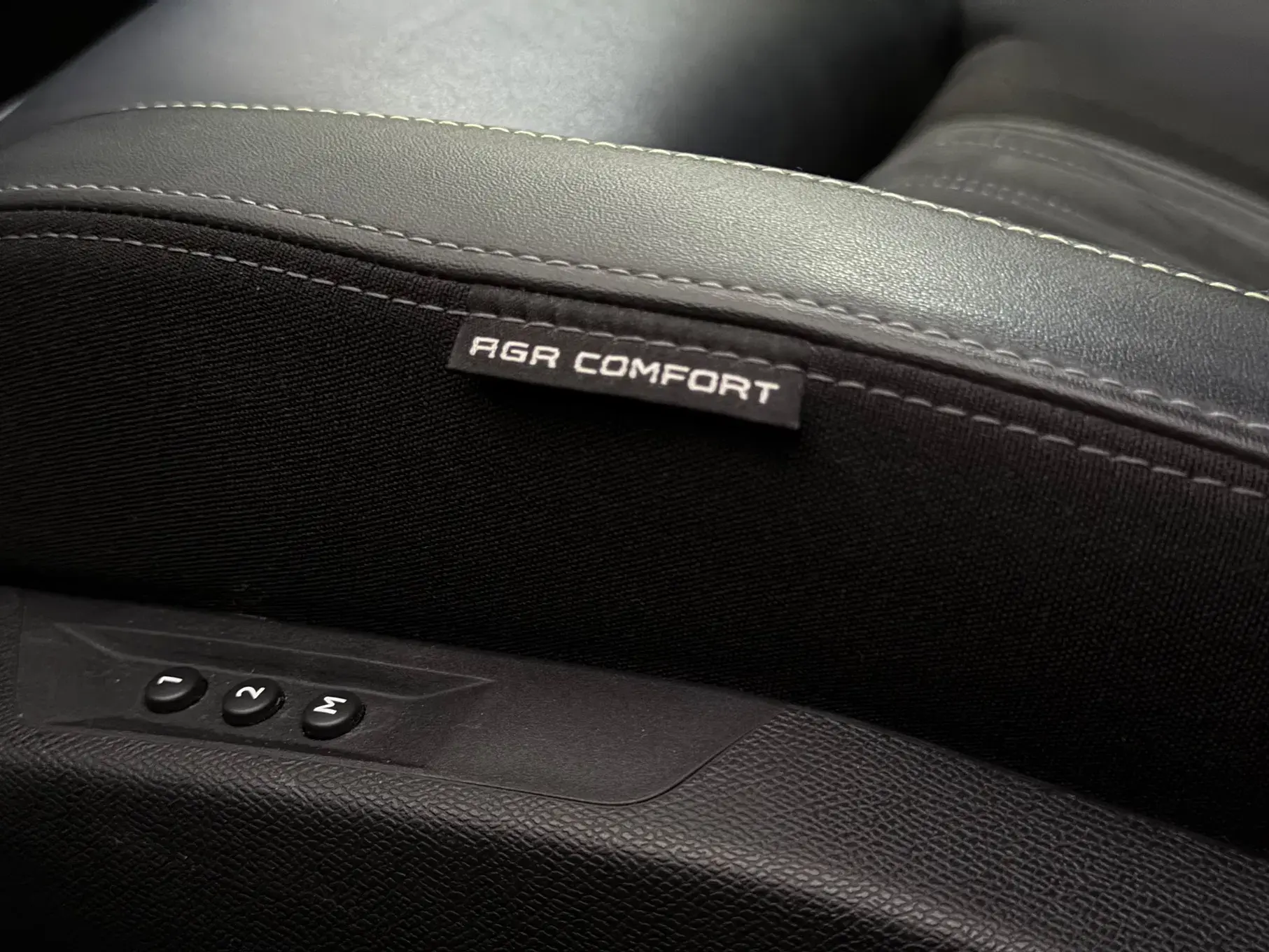 Peugeot 408 Plug-In Hybrid 225 e-EAT8 GT Exclusive 18