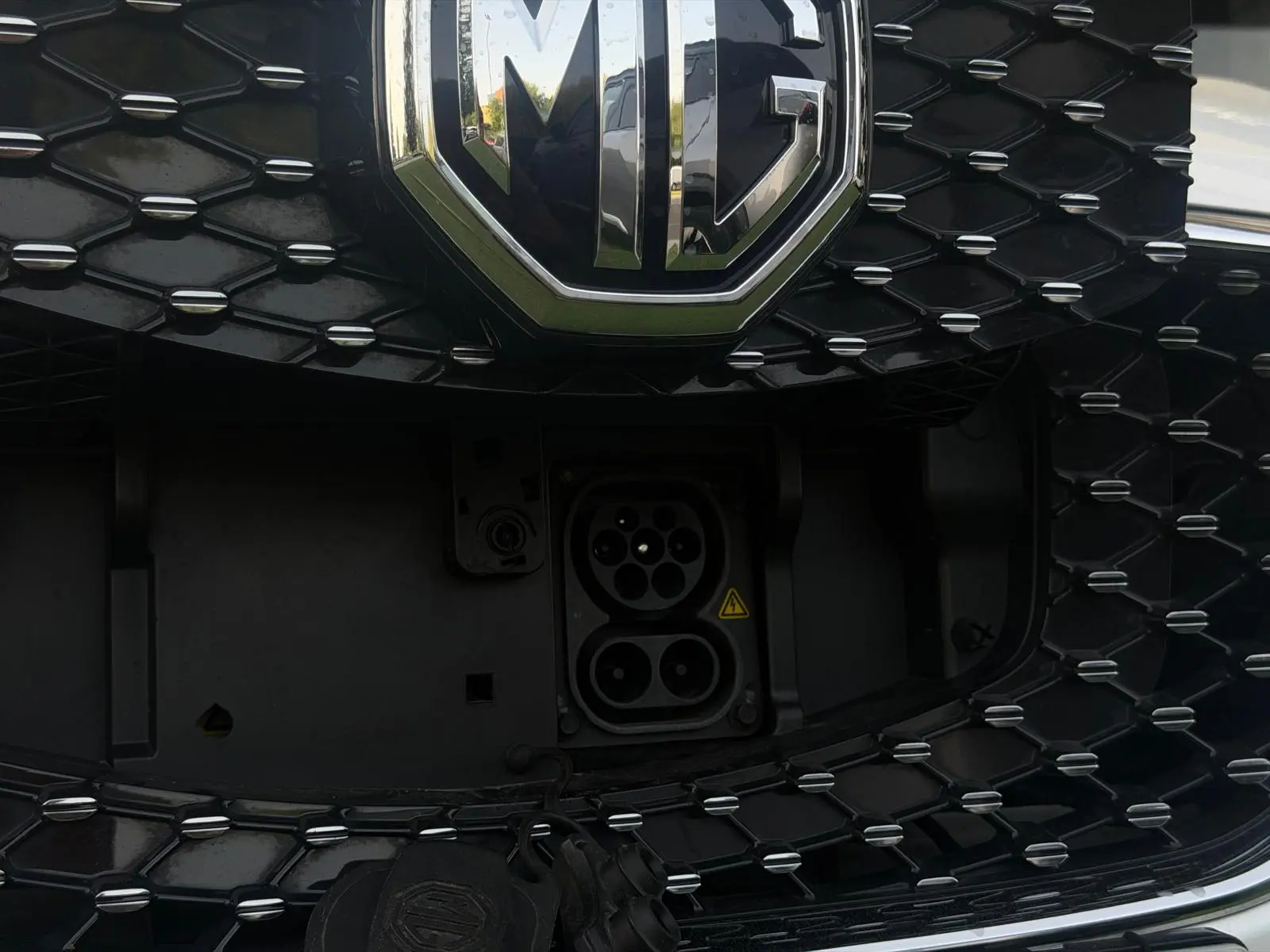MG ZS EV 44.5 kWh Luxury 10