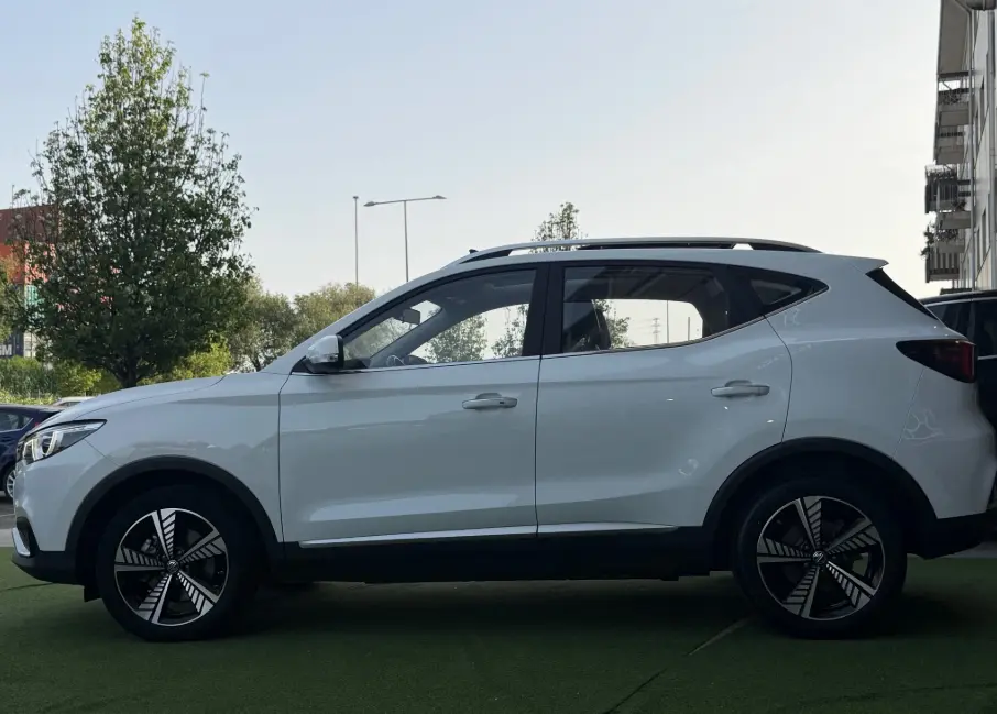 MG ZS EV 44.5 kWh Luxury 4