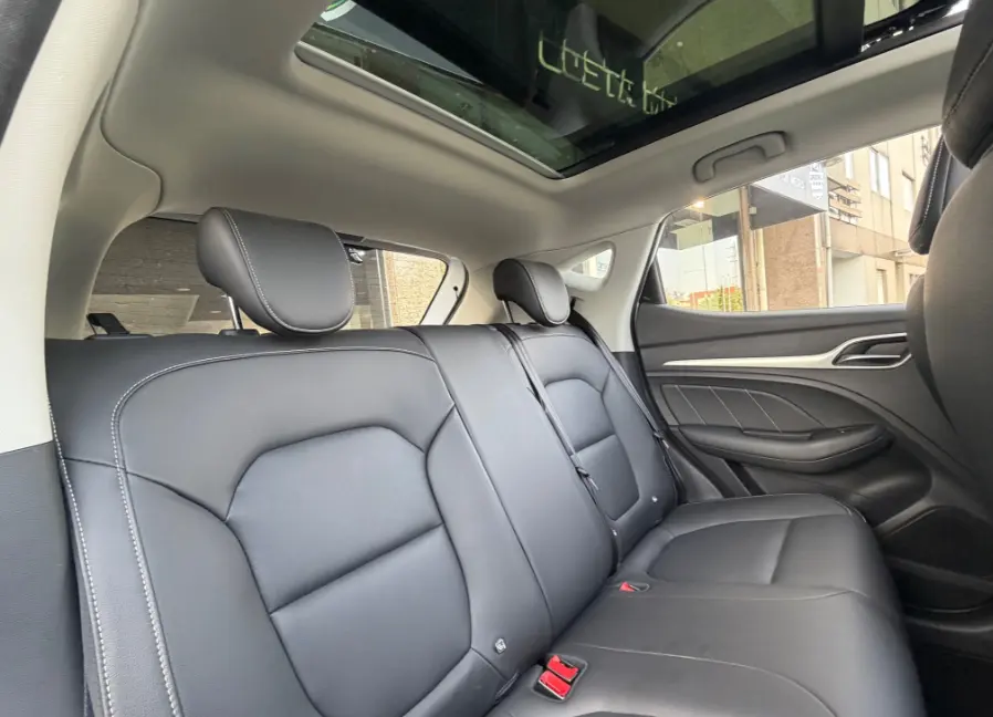 MG ZS EV 44.5 kWh Luxury 6
