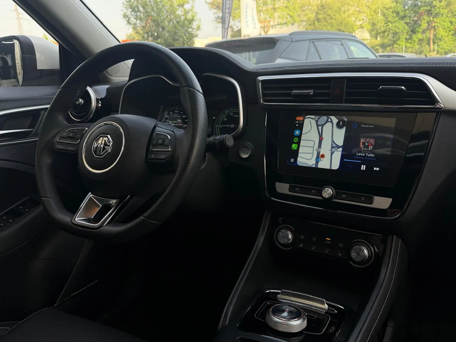MG ZS EV 44.5 kWh Luxury 15