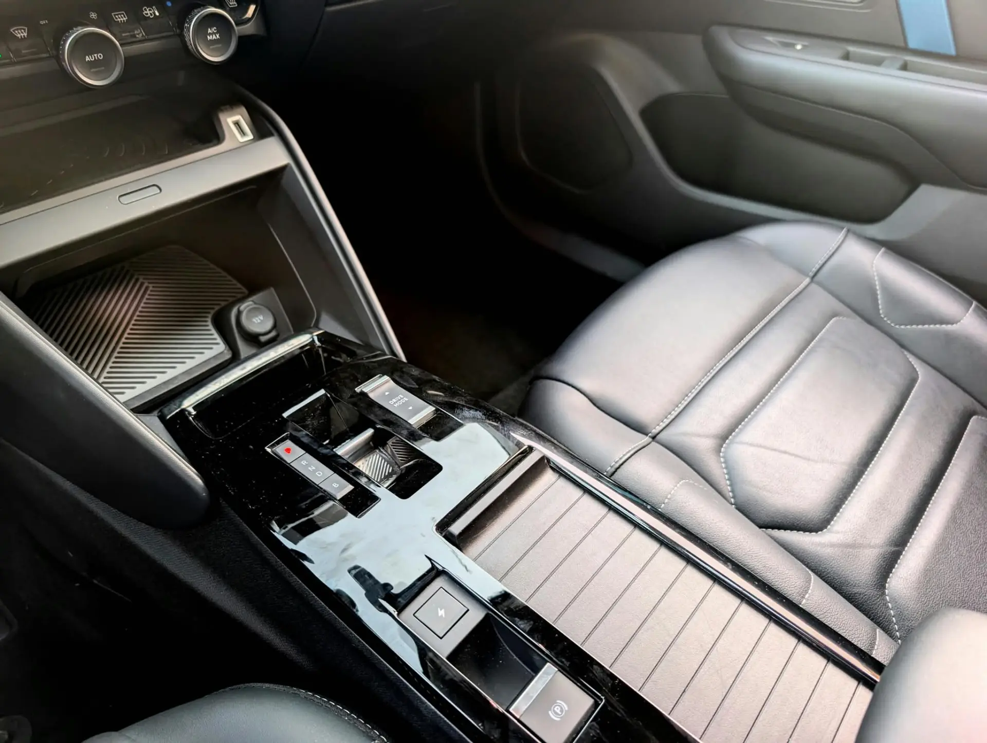 Citroen e-C4 50 kWh Shine 11