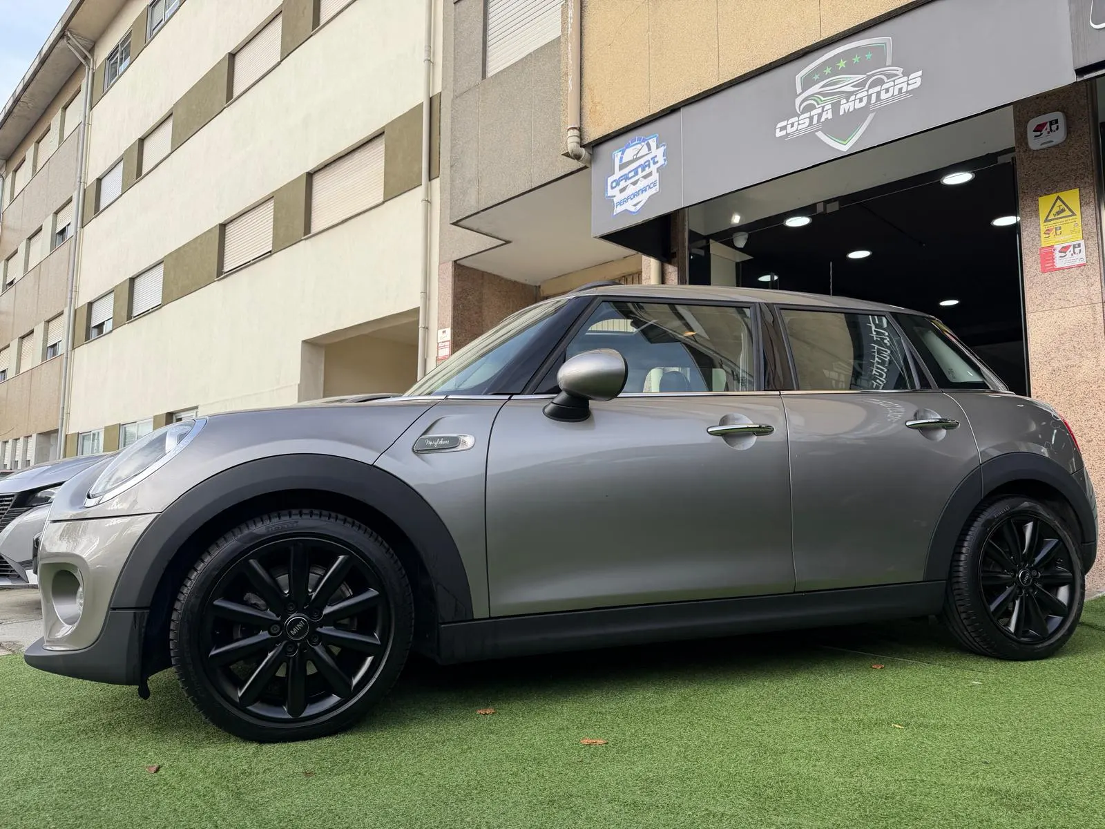 MINI 5 Portas Cooper D Marylebone Auto 4