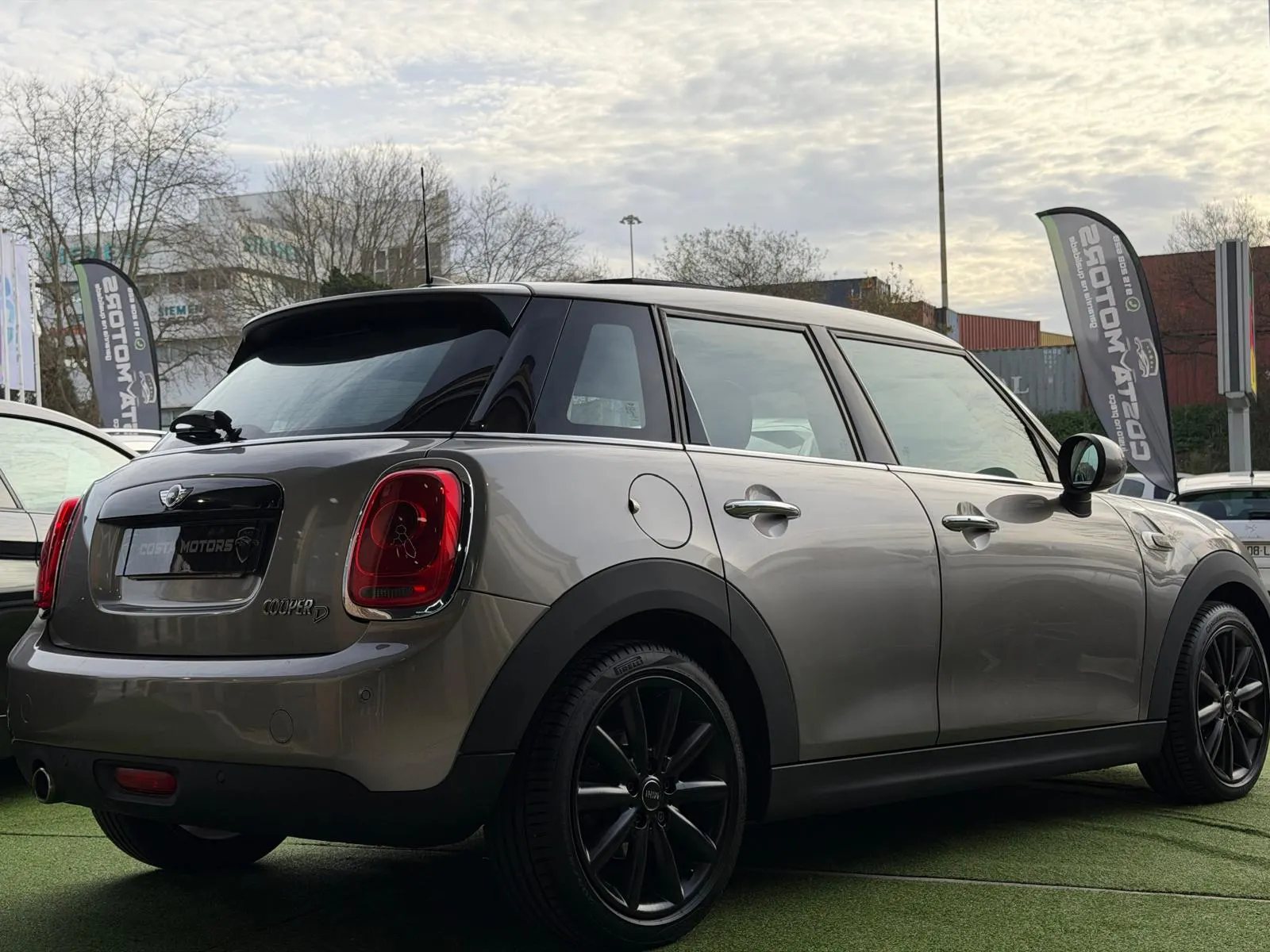 MINI 5 Portas Cooper D Marylebone Auto 3