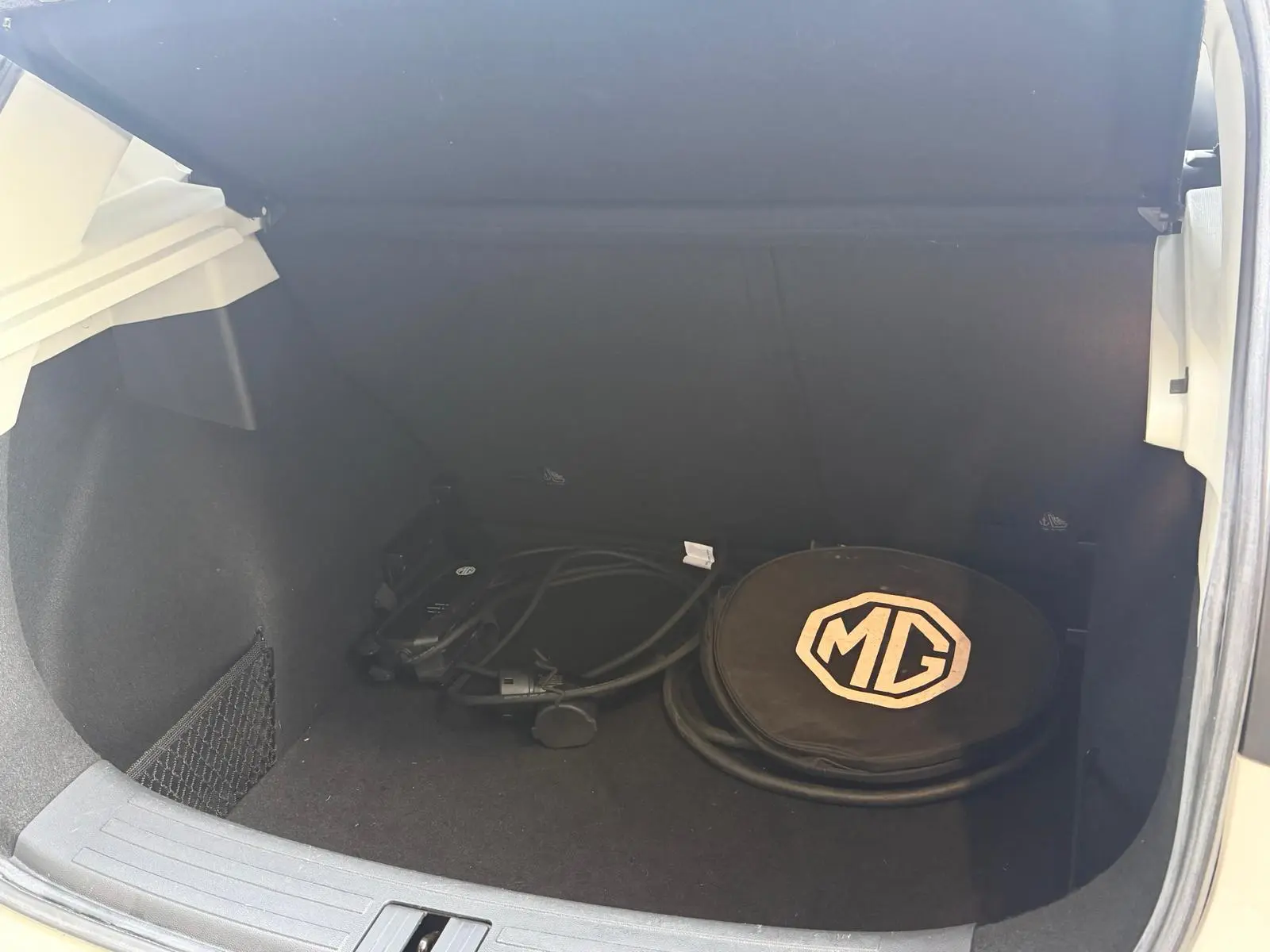 MG ZS EV 44.5 kWh Luxury 8